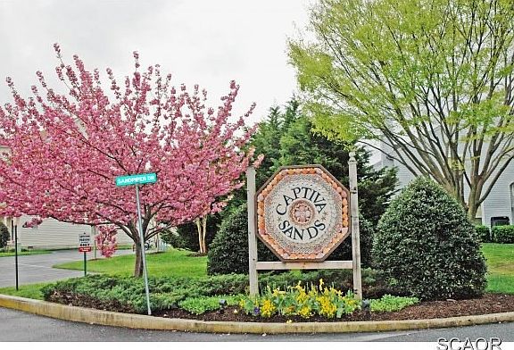 Entrance Sign