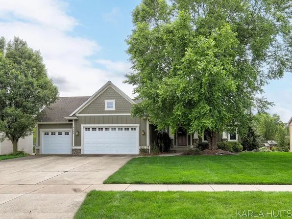 3136 Park South Dr, Jenison, MI 49428