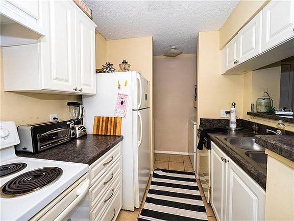 2nd image of 345 Lakepointe Dr Unit 301