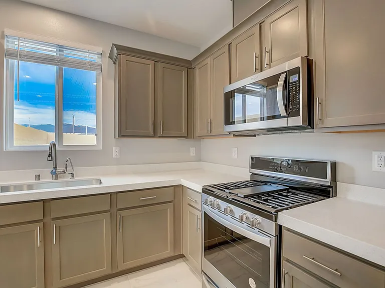 10643 Enridge Ave — Photo 36