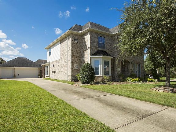2nd image of 1702 Glen Falls Ln
