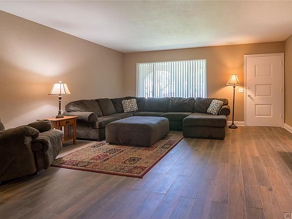 4th image of 12768 Royal Ave