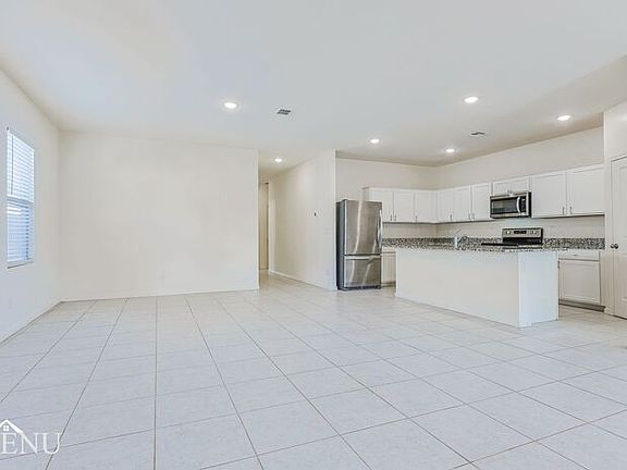 3rd image of 35243 W San Capistrano Ave