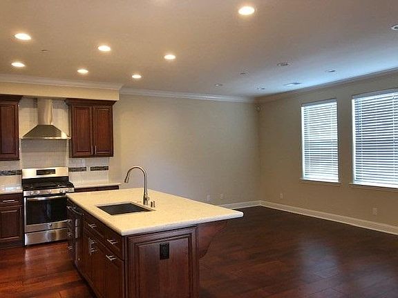 3rd image of 16091 Klara Ln