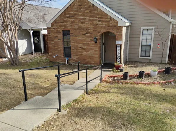318 Teakwood Ln, Lewisville, TX 75067