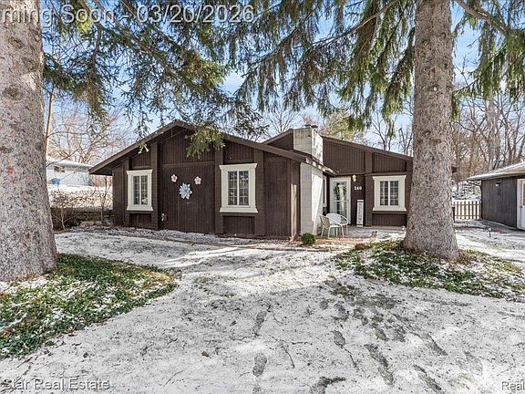 2nd image of 240 N Roslyn Rd