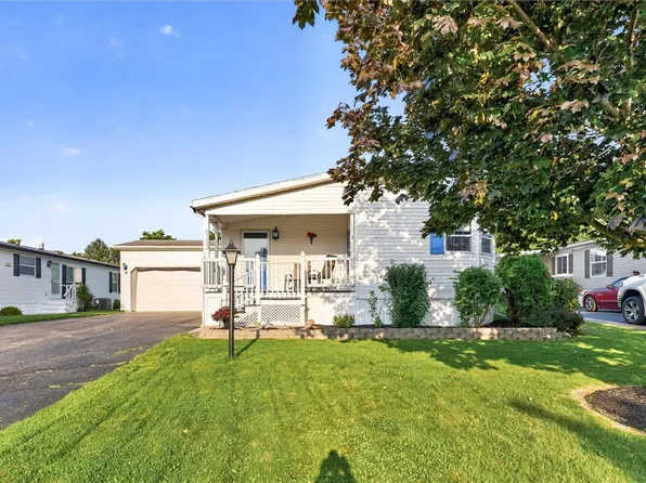 6353 Kims Dr, Victor, NY 14564