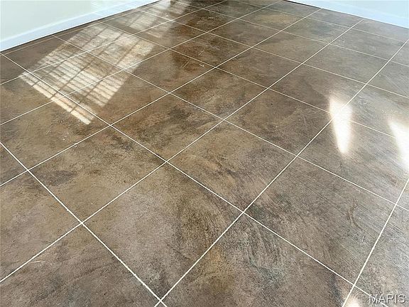 2nd image of 805 E Dover St #A/b