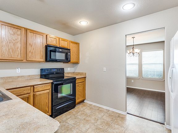 5th image of 2417 Grand Rapids Dr