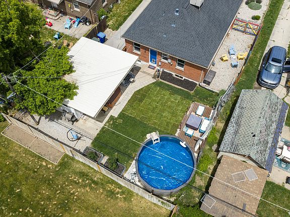 4th image of 961 33rd St