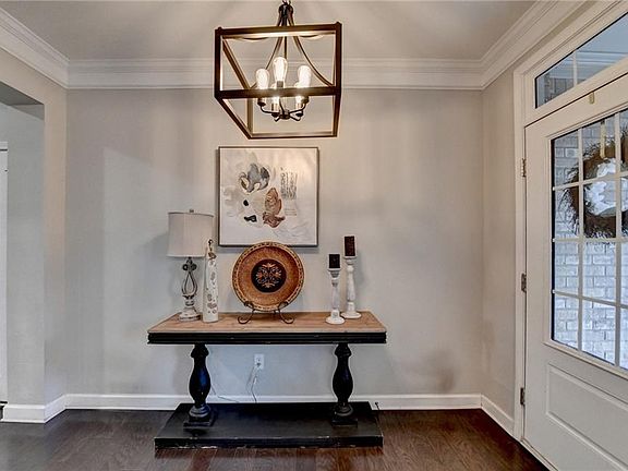 3rd image of 2920 Prestwood Dr