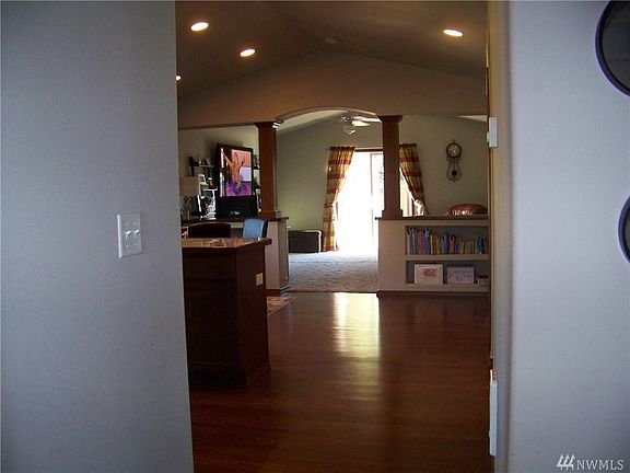 4th image of 6900 288th St NW