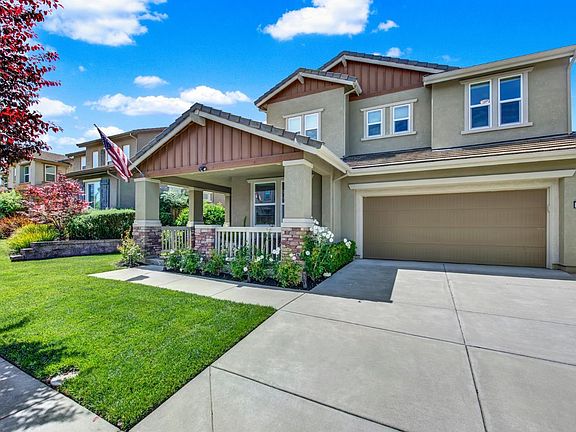 3rd image of 837 Erin Way