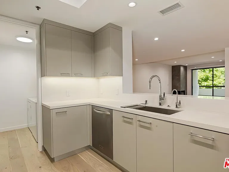 2142 Century Park Ln #102 — Photo 15