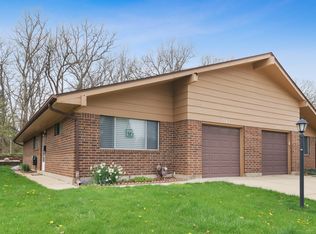1142 Fulton Dr #1142, Streamwood, IL 60107