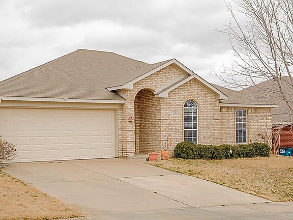 2nd image of 403 Hidden Springs Dr