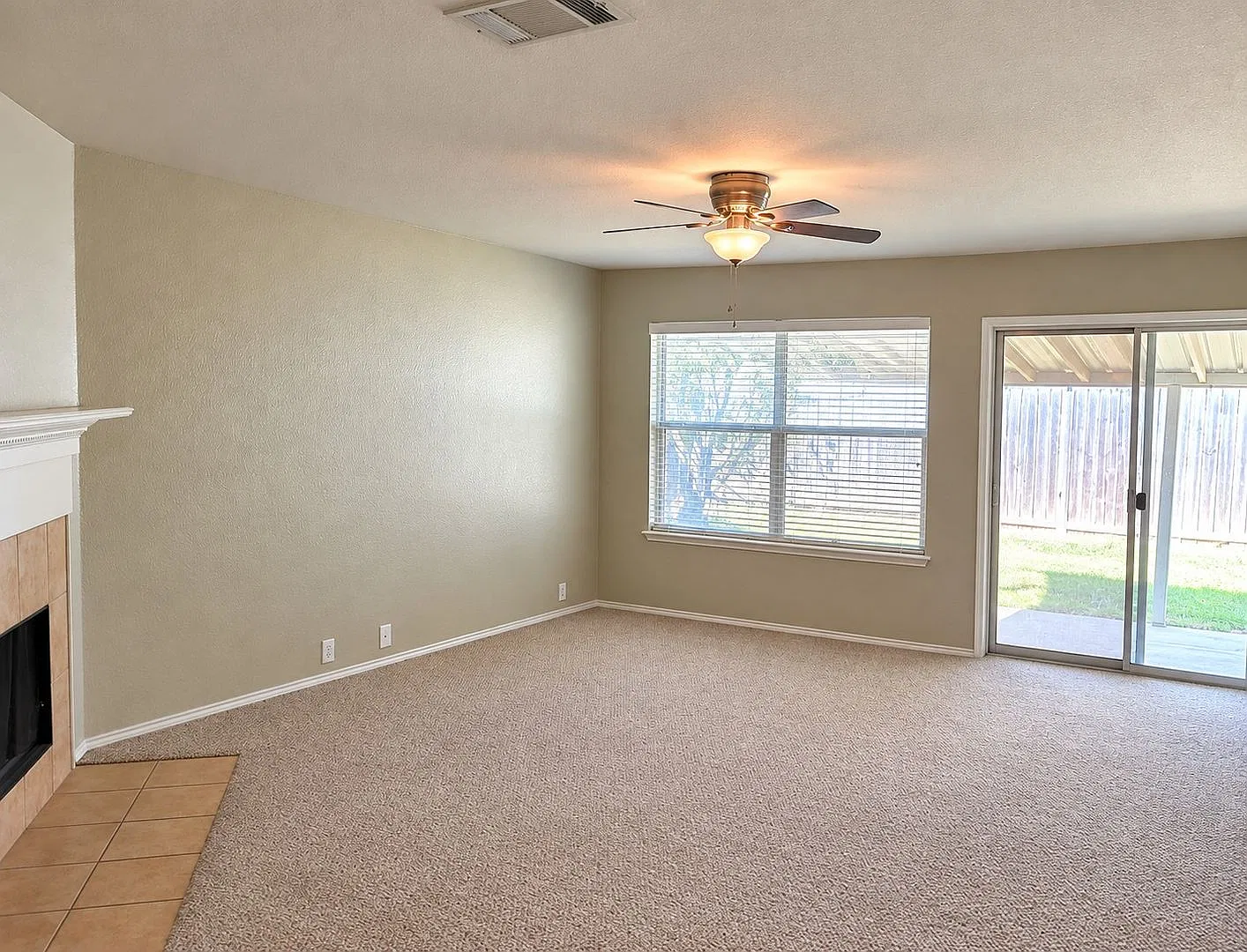 3 Bed 2 Bath House for Lease in Sherman — Photo 4