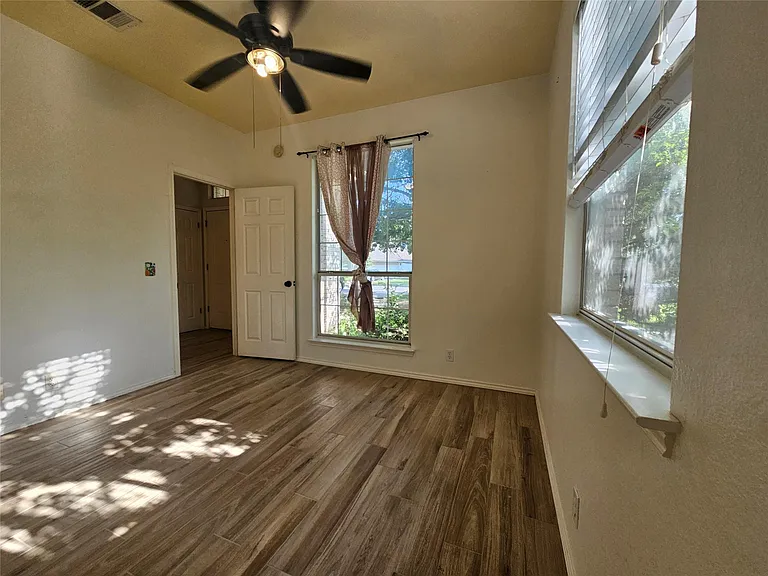 8506 Hillrock Dr — Photo 20
