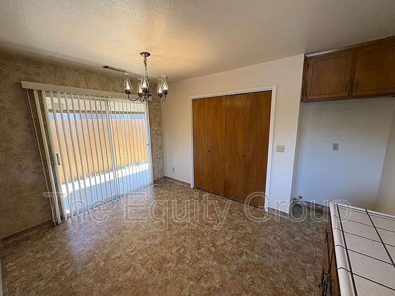 811 W Arlen Ct — Photo 19