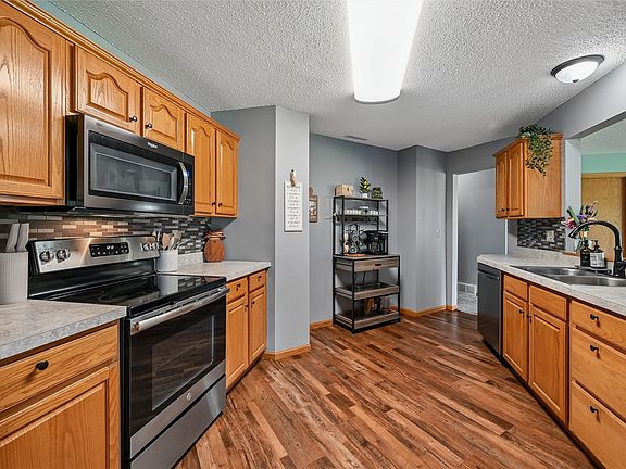 5th image of 1242 Litchfield Dr #A