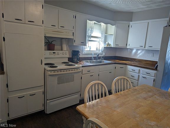 4th image of 16477 Coolidge Ave