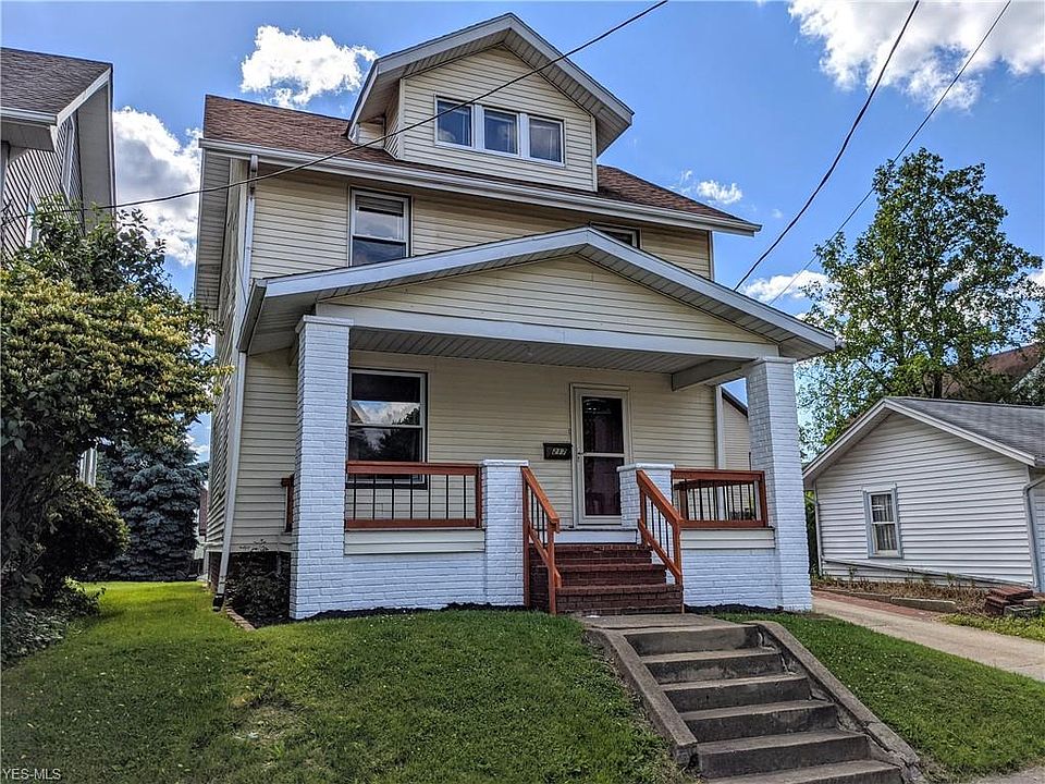1st image of 217 Superior St