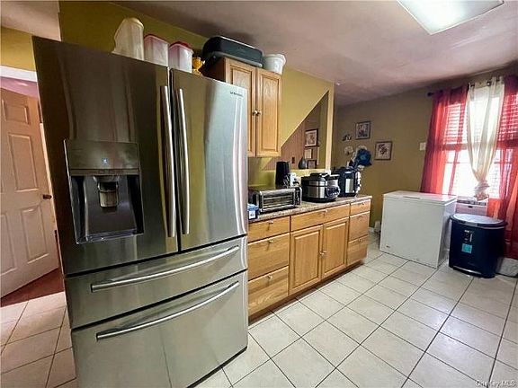 5th image of 767 E 219th St