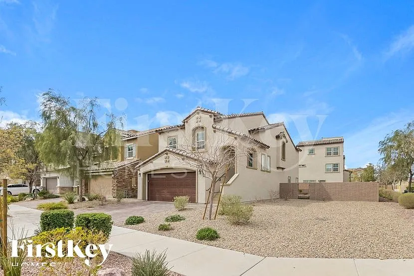 3 bed, 2.5 bath, 2066 sqft, $2,230 — Photo 2
