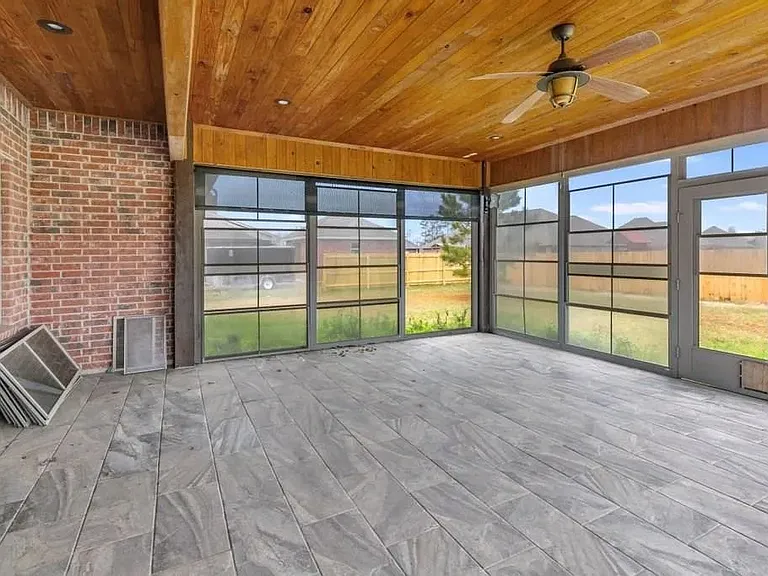 2750 Ithaca Dr — Photo 16