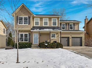 15459 S Sturgeon Dr, Olathe, KS 66062