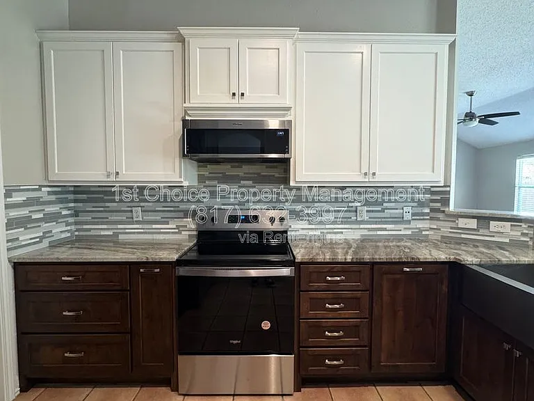 304 E Clover Park Dr — Photo 15