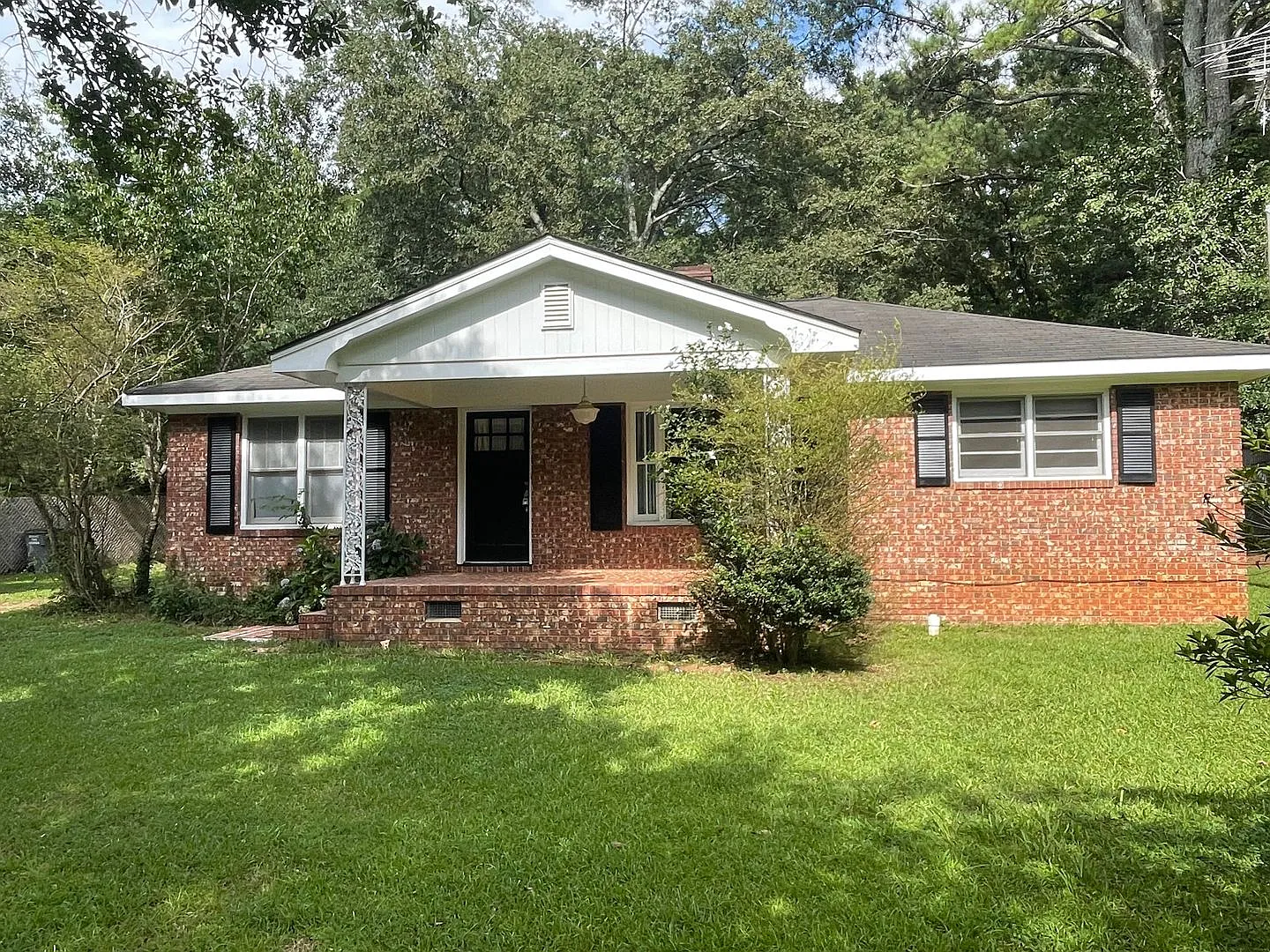 3 bedroom/ 2 bath home in Bogart! Available now! — Photo 2