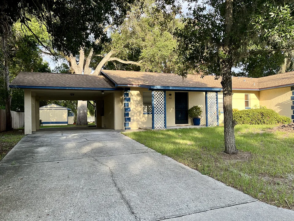 705 Bayou Ave