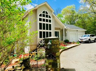 9 Rustic Hills Rd, Wurtsboro, NY 12790