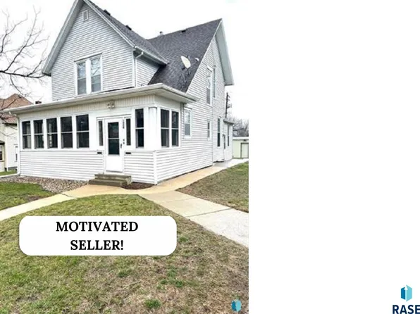 1008 S 1st Ave, Sioux Falls, SD 57105