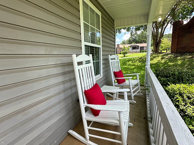 3738 Crescent Gardens Dr — Photo 1