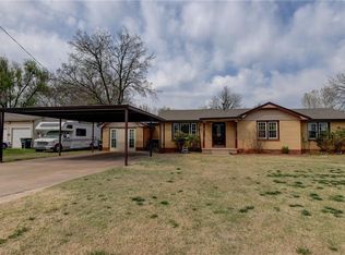 3921 E Fairview Dr, Del City, OK 73115