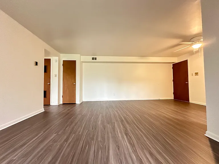 Edgewood Apartments — Photo 10