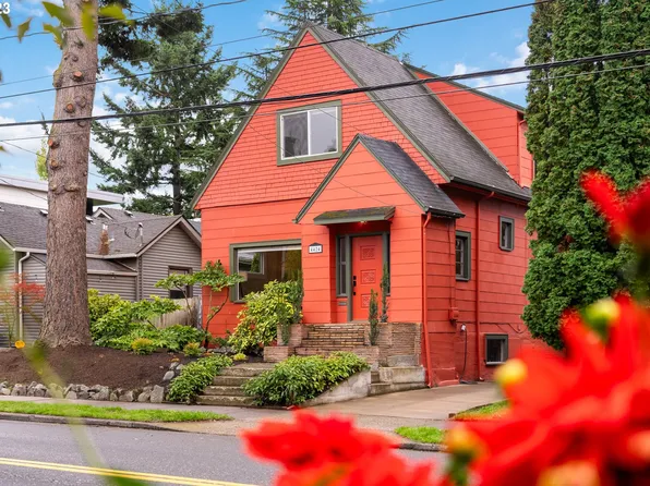 4424 SE Stark St, Portland, OR 97215