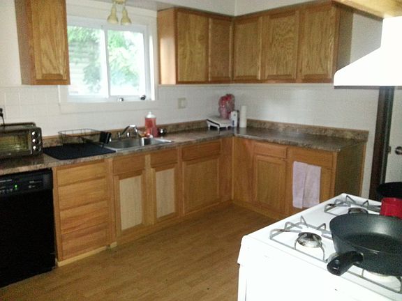 2nd image of 117 Winspear Ave