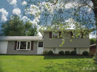 209 Cobblestone Ln, East Peoria, IL 61611