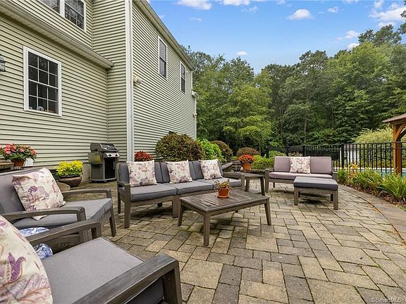 5th image of 28 Teaberry Ct
