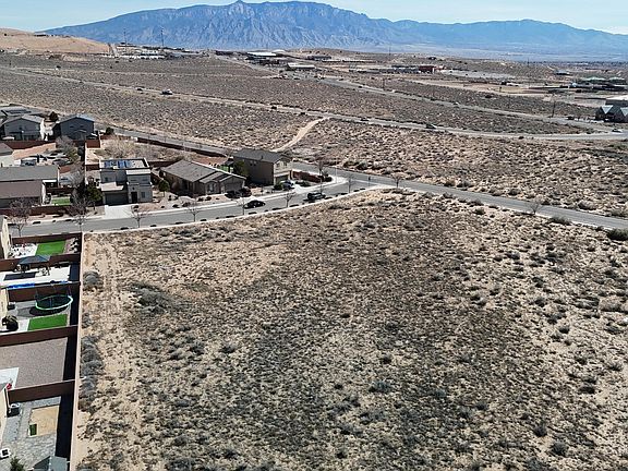 4th image of 1101 Picton St NE