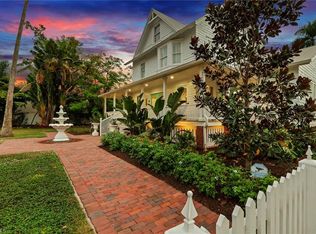 2582 1st St, Fort Myers, FL 33901