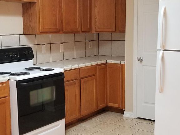 3rd image of 101 Landon Ln