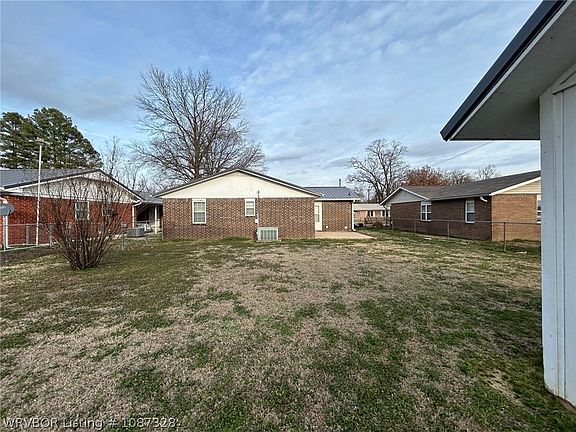 3rd image of 206 Roberts Loop