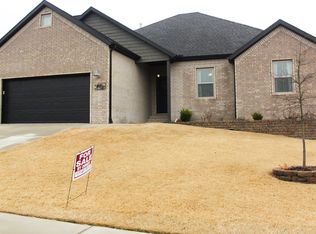 710 Hawthorn Way, CENTERTON, AR 72719