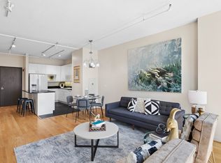 737 W Washington Blvd APT 806, Chicago, IL 60661