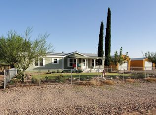 835 W Rustlers Ln, Huachuca City, AZ 85616