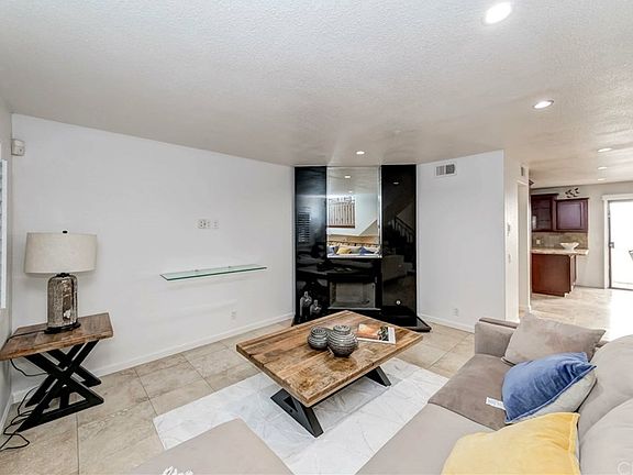 5th image of 1149 Magnolia Ave APT 7